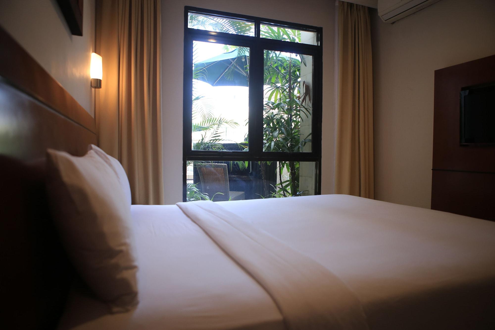 Grand Kuta Hotel And Residence Legian Extérieur photo