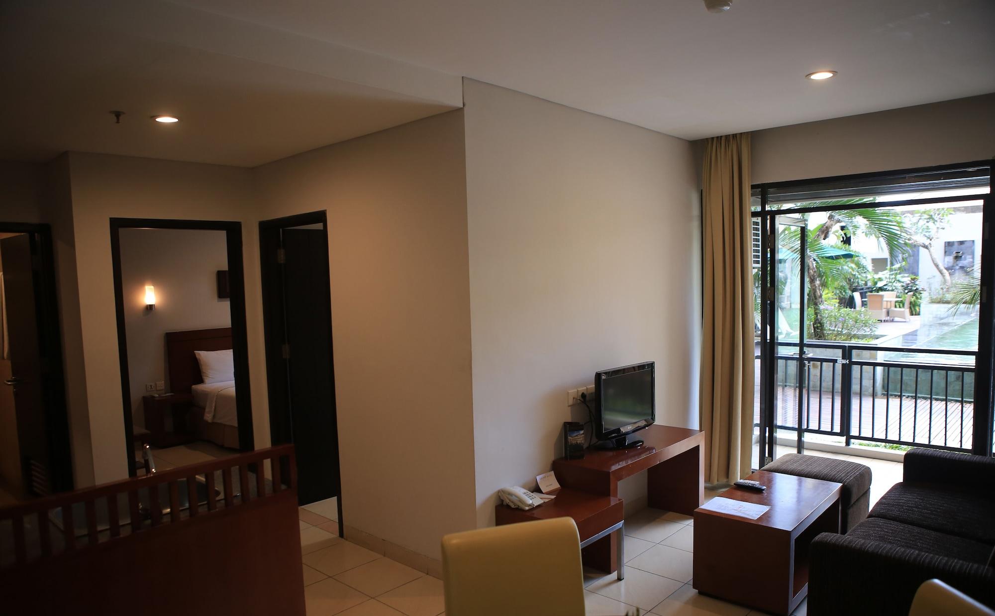 Grand Kuta Hotel And Residence Legian Extérieur photo