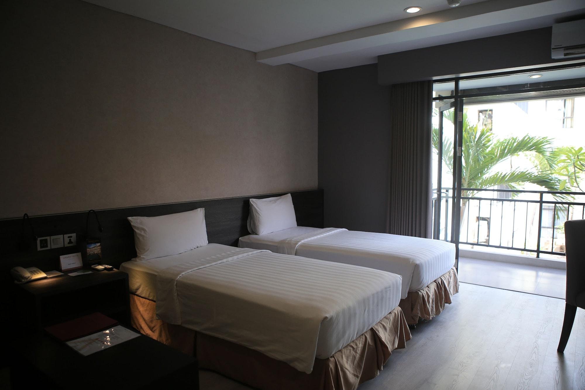 Grand Kuta Hotel And Residence Legian Extérieur photo