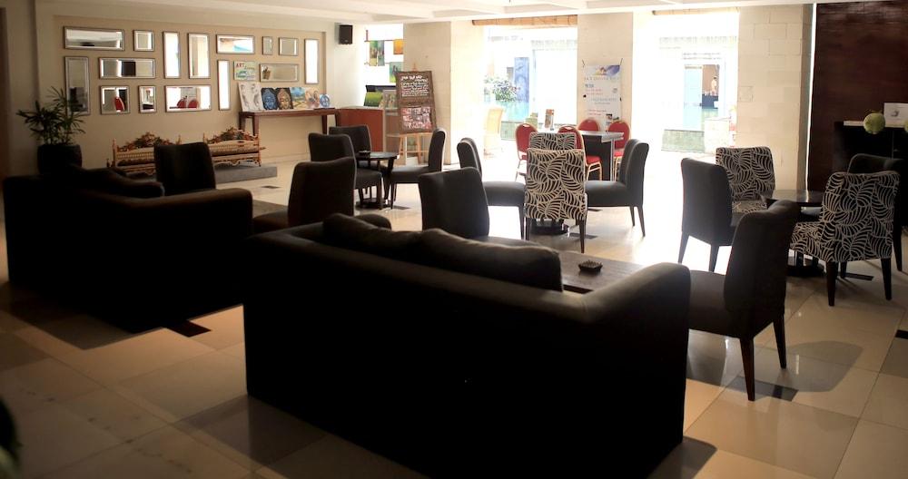 Grand Kuta Hotel And Residence Legian Extérieur photo