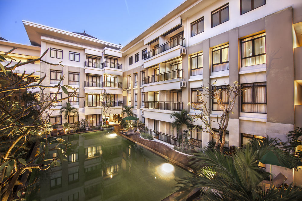 Grand Kuta Hotel And Residence Legian Extérieur photo
